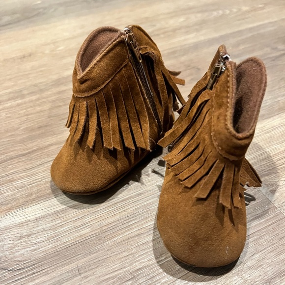 Toddler Brown Fringe Boots, Size 2 - Picture 1 of 4